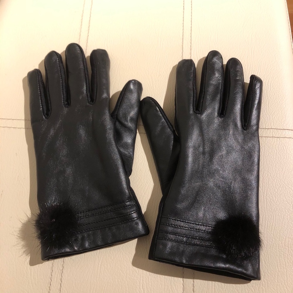 SOLD Leather Gloves